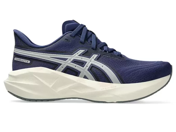 NOVABLAST  5 ASICS TRACK CLUB