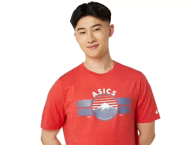 UNISEX ASICS EST 1977 MOUNTAIN TEE