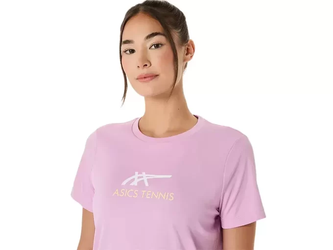WOMEN’S COURT TENNIS GRAPHIC TEE